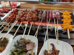 -哈尔滨小酒馆·鲜肉现穿自助烧烤(康新花园店)