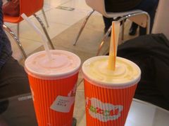 隔热的杯子很特别~尽管我们的是凉果昔~呵-Jazcu珍仕菓鲜榨果汁(西单大悦城店)