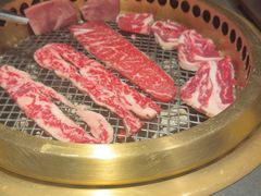 -铭牛烧肉·和牛海鲜自助(高新月牙湖店)