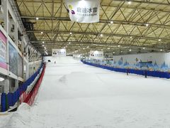 -乔波室内滑雪场