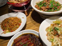 -爱碗亭·鲜炒湖南菜(壹城中心店)