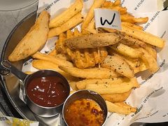 -W COLLECTIVE  DESSERT SHOP