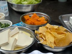 -黄利砖万峰林布依特色酸笋牛肉馆