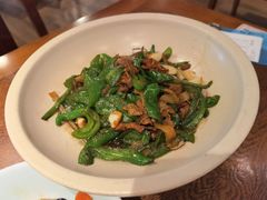 土辣椒炒壹号土猪肉-北方家宴(优托邦科学大道店)