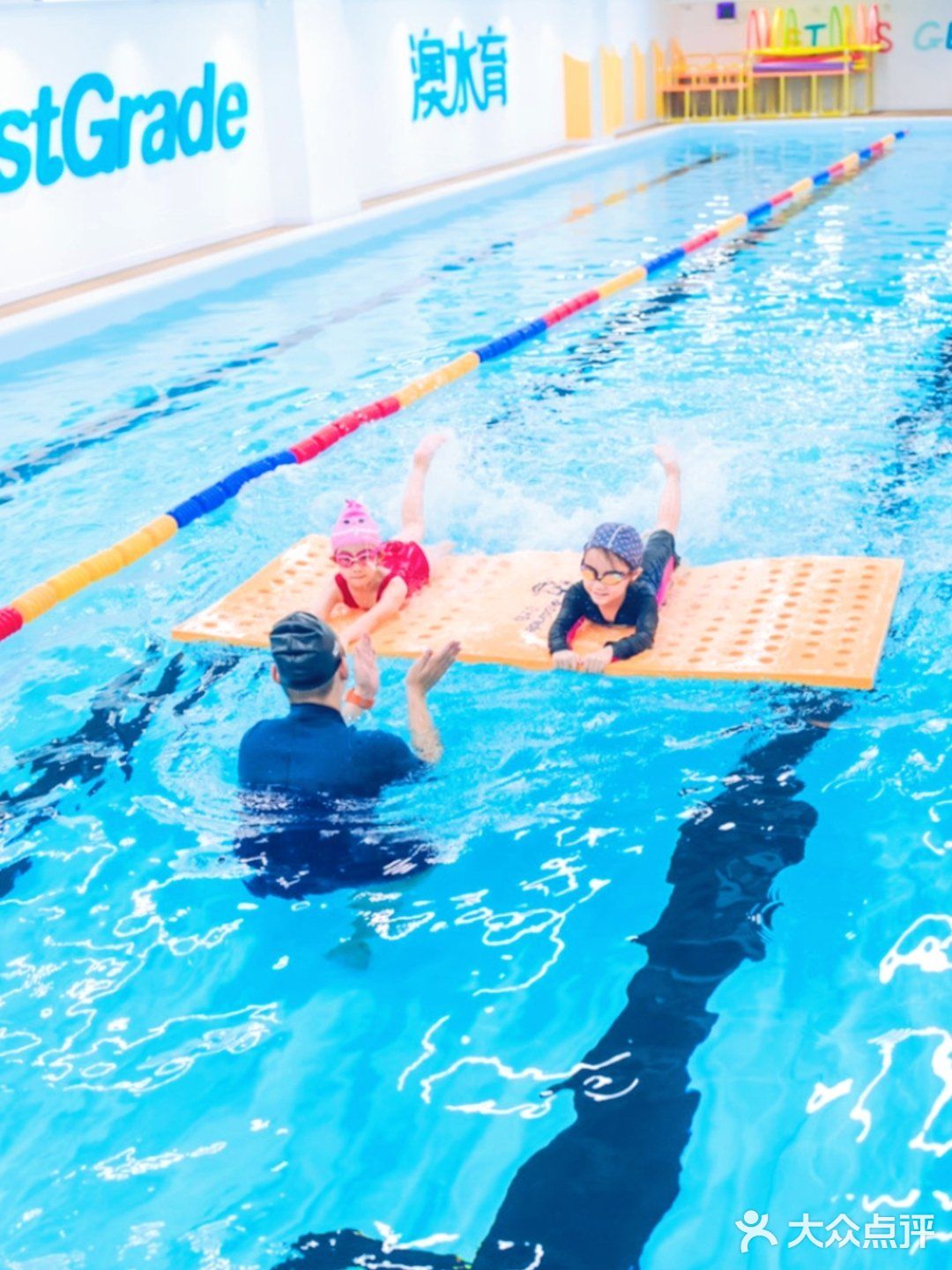 🍒来宽敞干净的泳池一起游泳吧！🏊🏻
