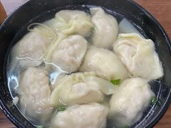 三鲜大馄饨-万寿斋(山阴路店)