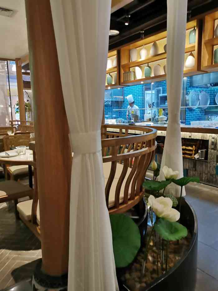 徽州小镇(新辰里店)-"和朋友聚会,在这家吃的午饭. 「环境与.