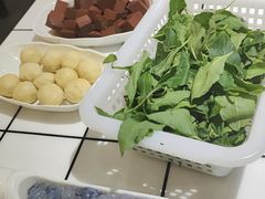 -领鲜现切猪杂火锅(番禺桥南店)