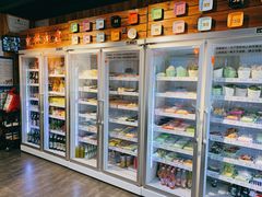 面包甜点陈列柜-四喜小胖·北京涮肉(五道营店)