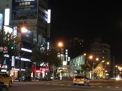 -六合夜市