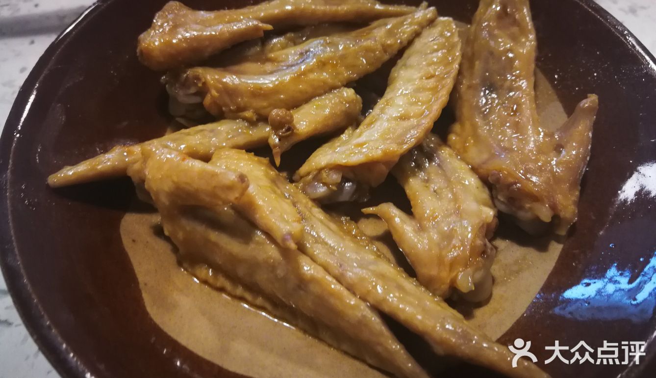 朋友推荐的，去了三次，这是集合了其中两次的图
