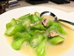 原汤蛤蜊煮广东胜瓜-皇朝会.经典传统粤菜(外滩店)