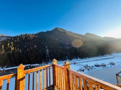-丝绸之路山地度假区滑雪场