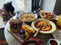 -三勾JJJ Burger&Coffee(梅溪湖店)