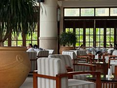 -亚龙湾喜来登·美景台大堂吧