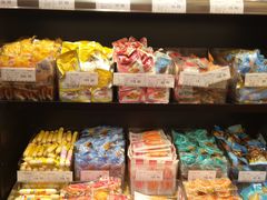 零售区-良品铺子(五角场万达店)