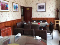 -鸿亨泰杂鱼馆(港馨家园店)