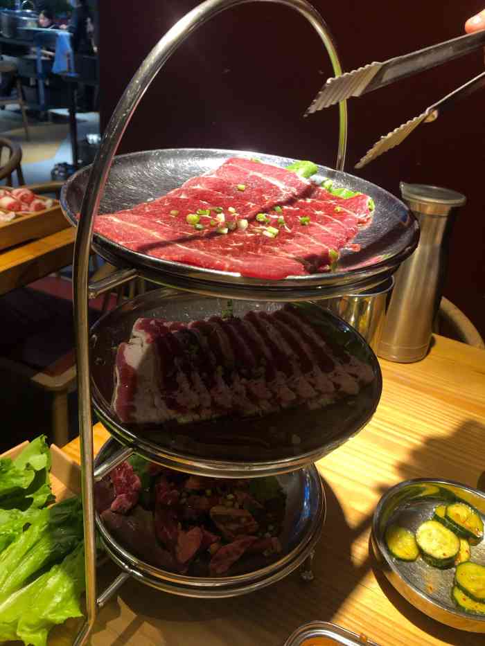 青瓦炭烤肉(群光广场店)-"足足等了两个小时,比较热门的店都需要等等.