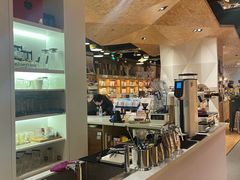 -新华里咖啡书吧(新华书店小寨店)