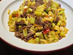 小炒黄牛肉-魏铭鱼头捞饭(晋阳路店)