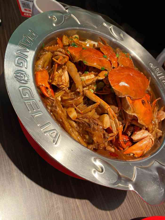 胖哥俩肉蟹煲(萧山旺角城店)-"开在萧山旺角 排队的人还挺多的 从大众