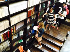 -钟书阁(松江泰晤士小镇店)