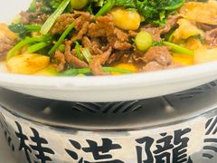 香菜摔打鲜牛肉-桂满陇·江南茶餐厅·蟹黄小笼汤包(中山公园店)