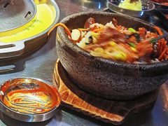 韩式肥牛石锅拌饭-哈哈碳都·牛肋条无限自助烤肉(台江万达店)