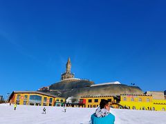 -采薇庄园四季滑雪场