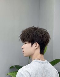 -侨治发型