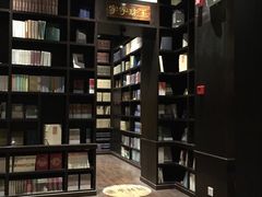 -钟书阁(松江泰晤士小镇店)