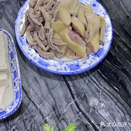杜美珍三和猪肚包鸡(荔枝沟店)