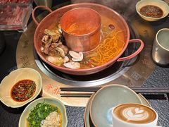 -菌自由丨野生菌火锅特色庭院餐厅(丽江古城店)