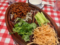 -老郑家东北春饼(龙悦居店)