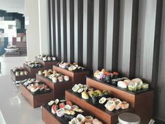 -亚洲国际大酒店·云顶阁旋转自助餐厅
