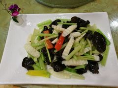 香芹木耳炒淮山-海宝酒家(中山四路店)
