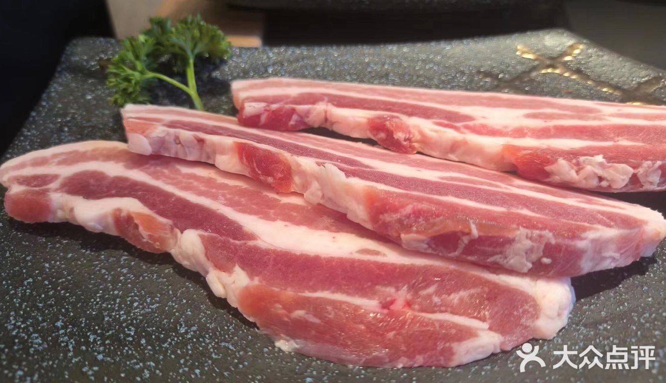 炭烤肉食享受，die烤肉啦～