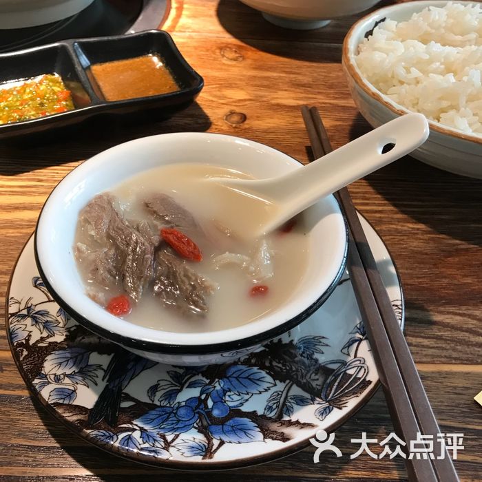 羊务局羊汤泡饭