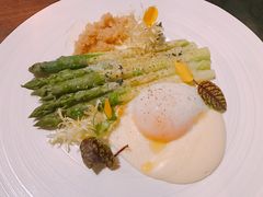 沙拉-恰餐厅及酒吧 CHAR Bar & Grill (北京丽都皇冠假日店)