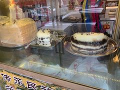 面包甜点陈列柜-芝兰斋糕干店(平山道店)