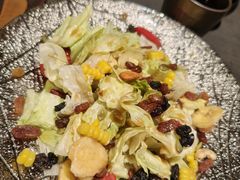 -铭牛烧肉·和牛海鲜自助(高新月牙湖店)