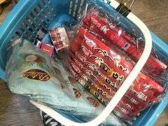 -曼谷四叶草彩妆&纪念品  (chitlom)