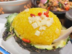 -老滇山寨•云南特色菜•地方菜•民族风情歌舞表演(金碧店)