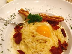 -Chom Cafe and Restaurant