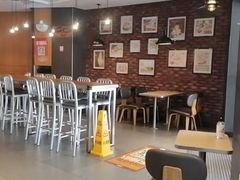 等位区-汉堡王(百花谷店)