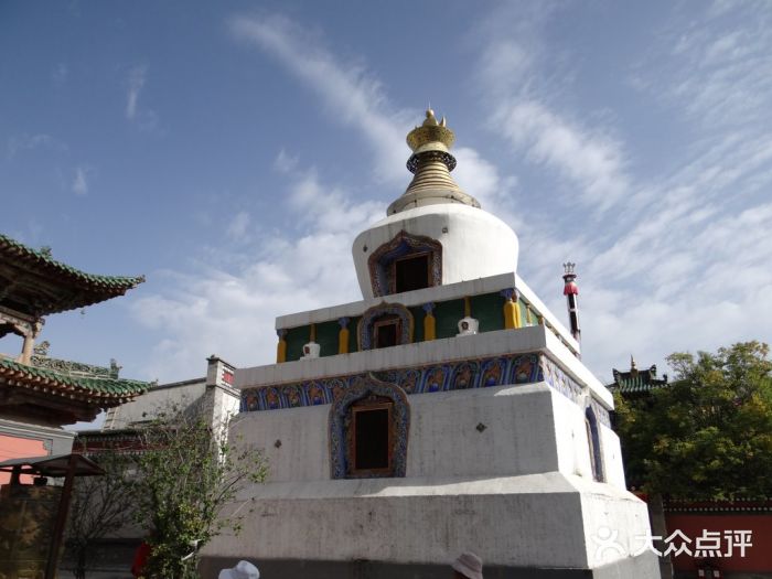 塔尔寺大银塔图片