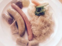 -LENBACH兰巴赫西餐啤酒坊(大连星海广场店)