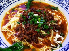 -渝之汇牛肉豌杂面