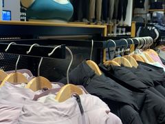 -lululemon(上海浦东IFC店)