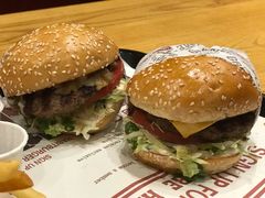 -The Habit Burger Grill 哈比特汉堡(爱琴海店)